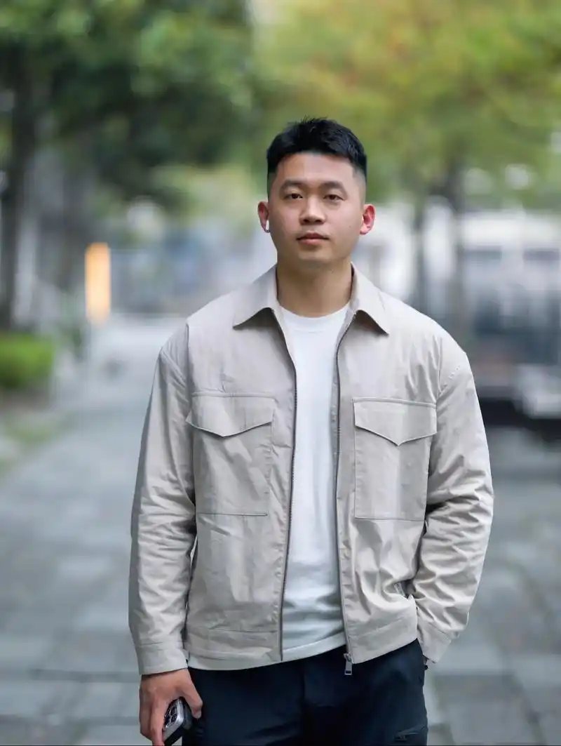 男人过了三十岁就不能再穿的像小孩子一样了 有喜欢老干部9215的