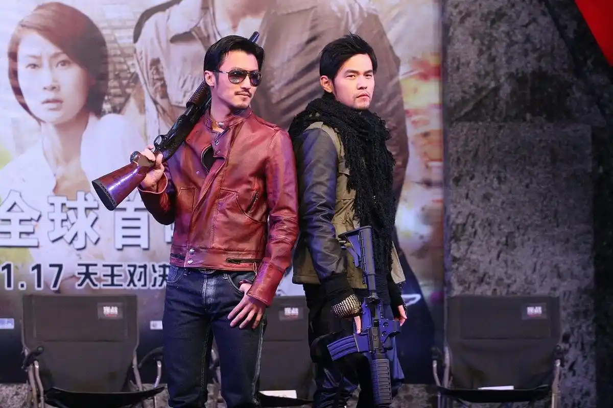 当谢霆锋和周杰伦,都留起了胡子!你还分得清,谁更帅吗[左捂脸]?