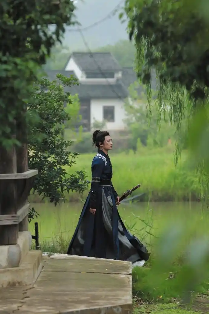 杨洋古装造型杀##杨洋佩剑少侠造型