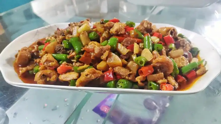 起锅烧油系列泡菜小煎鸡