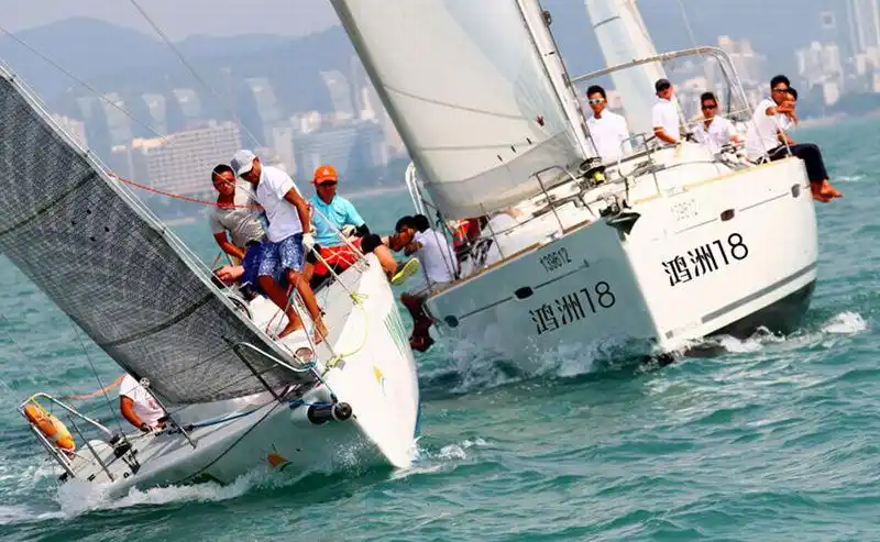 鸿洲国际游艇会出海体验简介