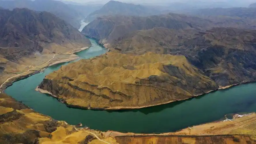 精选航拍图,一起来看着宁夏的绿色黄河 - 中国日报网