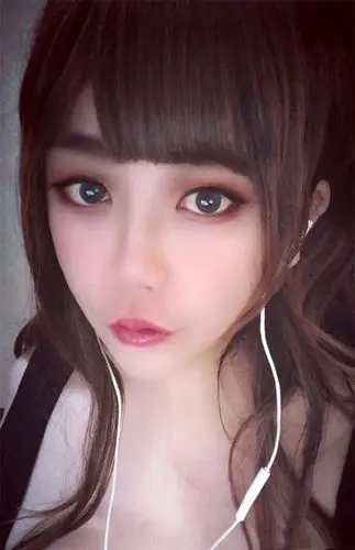 中国土豪打赏韩国女主播2300万主播激动拍大腿飙泪鞠躬感谢