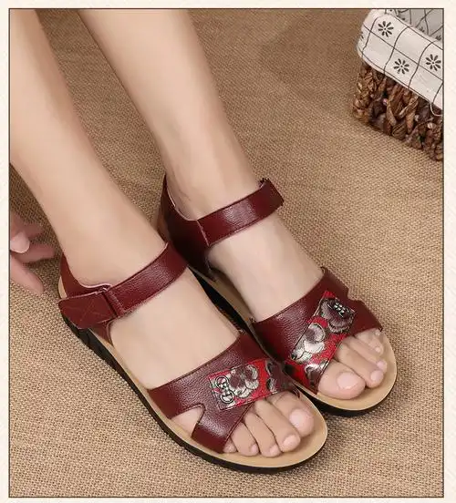 老太太凉鞋夏季凉鞋老奶奶老人家鞋子女真皮软底妈妈鞋民族风平底防滑