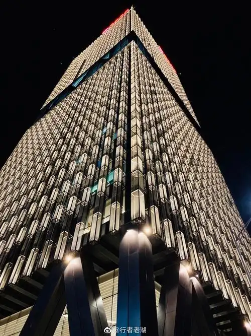 夜晚的招商银行深圳分行大厦