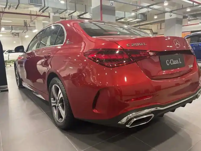 奔驰适合女生开的车红色新c级78