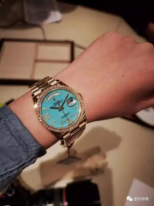 劳力士绿水鬼名牌原装包装盒满钻表盘衬托彩虹刻度