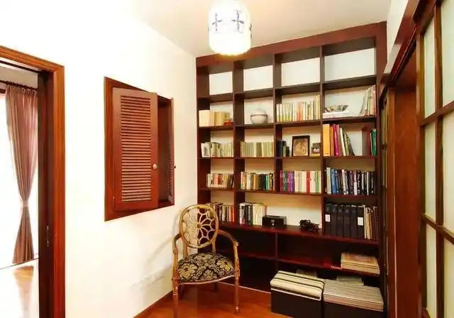 书房高档书桌摆放风水讲究,书中自有黄金屋,书房的布局,究竟应该怎样