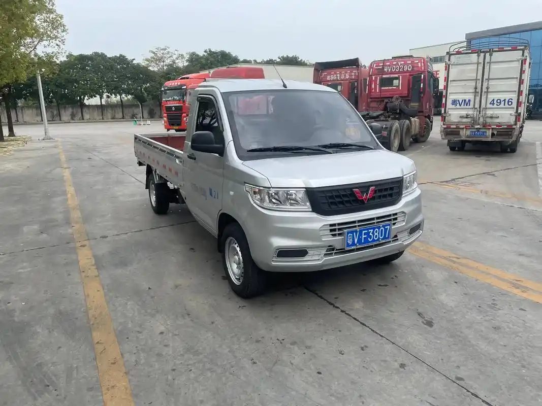 五菱荣光新卡.新到本地一手新卡平板货车,2022年6月上牌, - 抖音