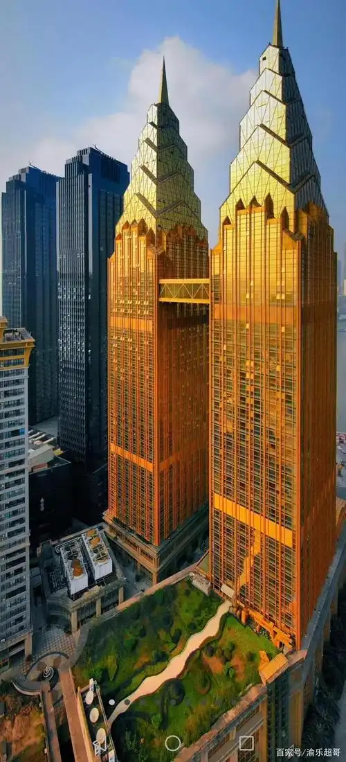 重庆喜来登大酒店座落于雄伟长江之畔风景秀丽的南滨路