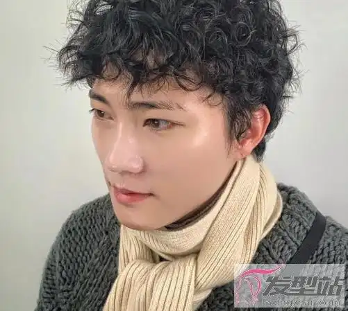 2021时尚男生烫短发推荐头发不染直接烫帅气爆表