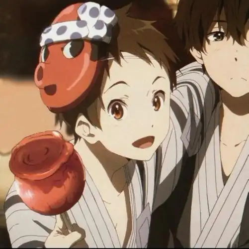 四人头像两男两女