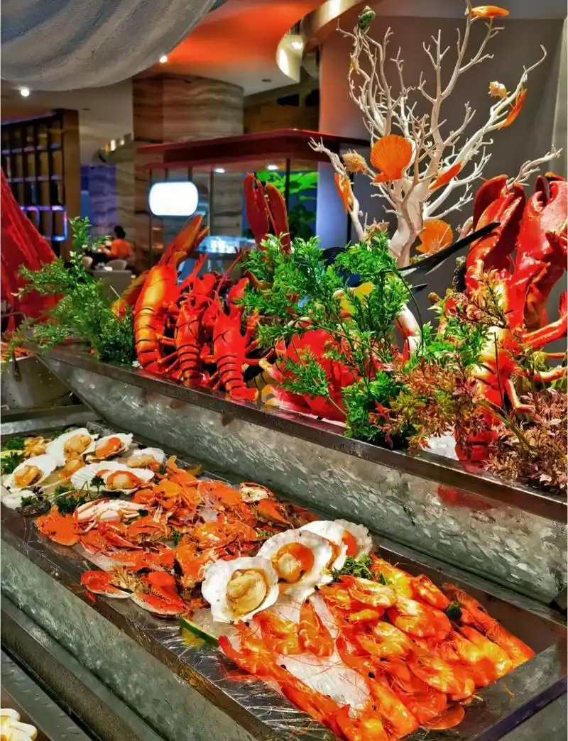 希尔顿自助餐200多双人耶.#海鲜自助 #自助餐 #美味盛宴 - 抖音
