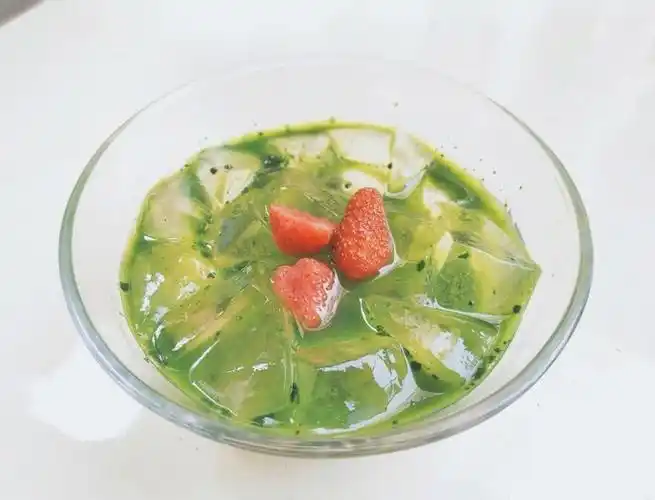 60卡路里的夏日甜品:抹茶冰粉的做法