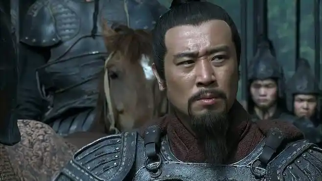 新三国:刘备奉命生擒袁术,哪想劝袁术自尽,一代奸雄命丧当场