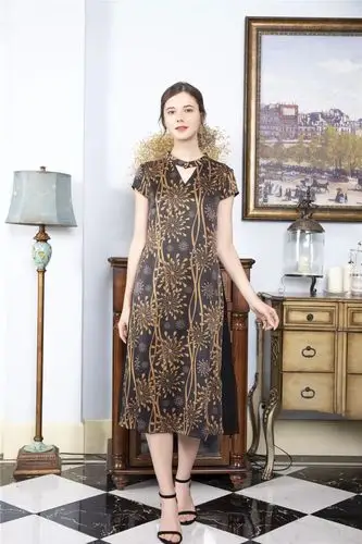 入夏了,穿丝绸服装还有这些好处?