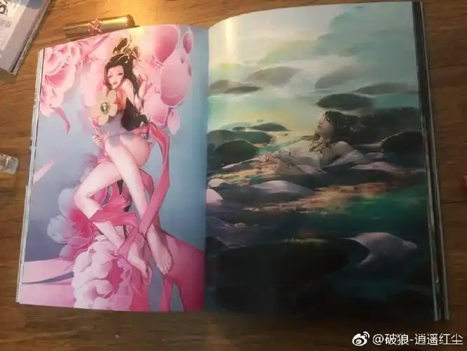 收到了@霸王兔cony 的画册礼物,默默地捂住.