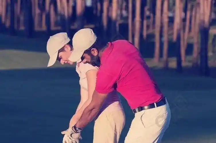 何来"励志"_高尔夫_普通人_保龄球