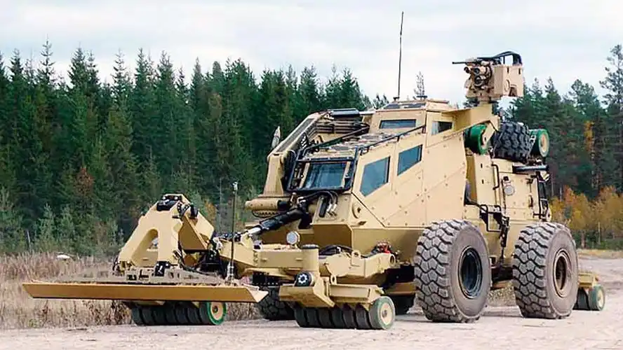 英国排雷工程车外形酷似变形金刚