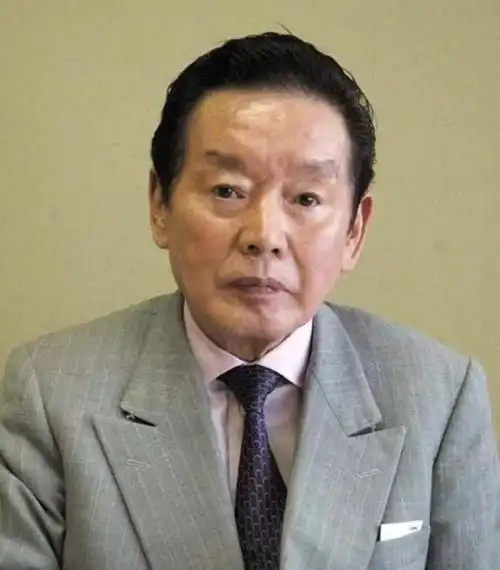 这个日本富豪一生风流晚年娶22岁的小娇妻3个月后却离奇死亡