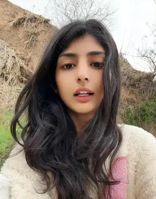 02年,巴基斯坦女弃婴被农民工带回中国,如今成大网红,自豪国籍