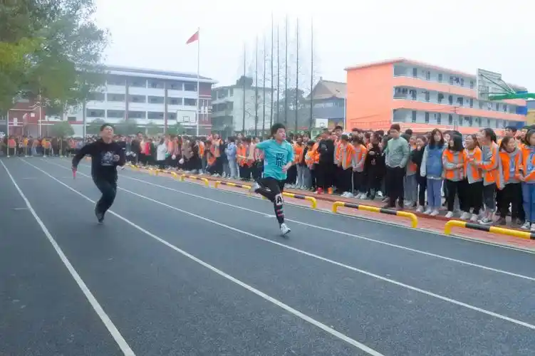 团结文明展风采 勇敢顽强扬威名――慈化中学第六届体育艺术节纪实