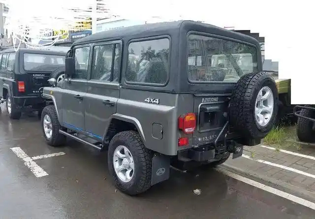 首台国六北汽bj212到店换装全新造型轮毂外观比吉姆尼还帅气