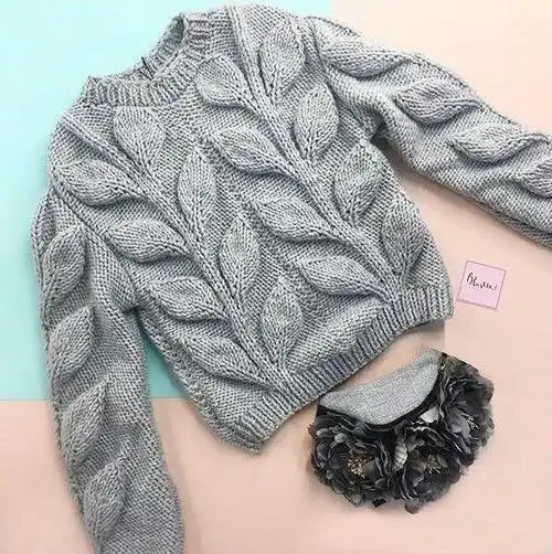 而经典,具有立体感和层次感,也有很多不同的款式,这款毛衣的叶子图案