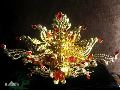 其它 服饰中国 写美篇帽有尊卑冠冕分,帝王皇冠示明君.