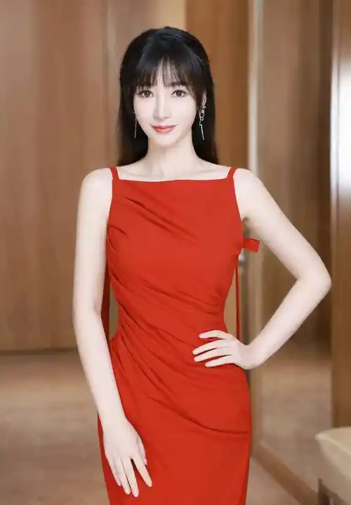 女星柳岩时尚写真:女神风采,颜值在线