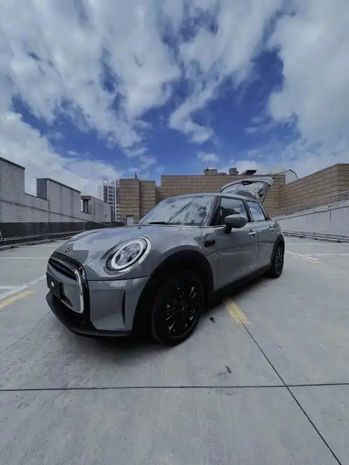 mini入门级五门版个性耐看的月表灰