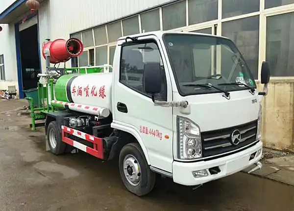 凯马3方雾炮洒水车