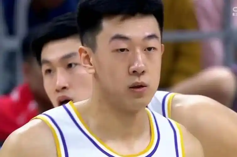 广东男篮170痛击北控周琦54胡明轩11分王少杰93张帆9分