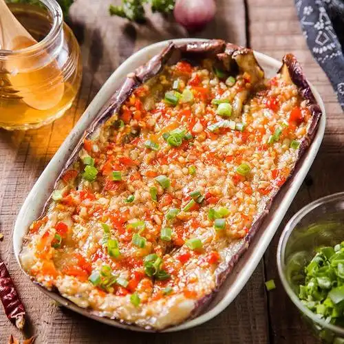 烧烤摊的烤茄子这么好吃都是有技巧的,跟师傅学烤茄子,超简单