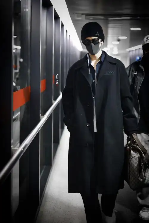 肖战米兰时装周##肖战机场##gucci和tods接机肖战