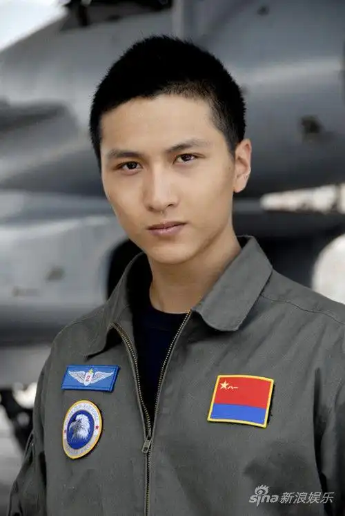 《火蓝刀锋》刘硕饰海军硬汉诠释男人本色