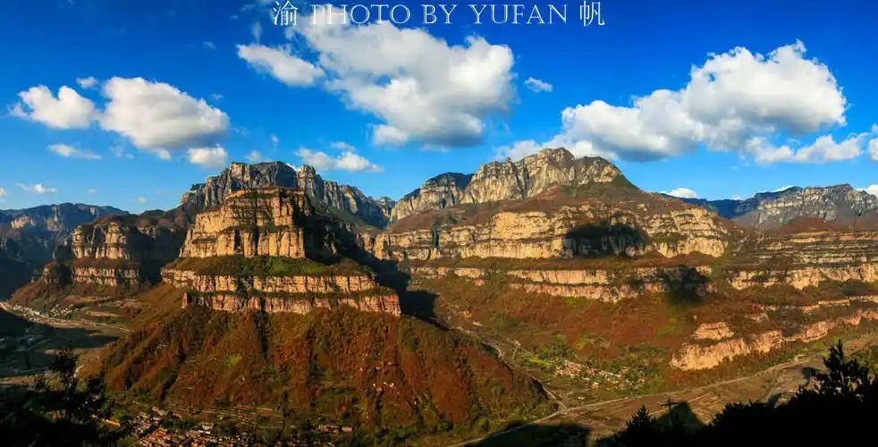 七一红旗飘飘太行山现代版的万里长城被誉为世界第八大奇迹