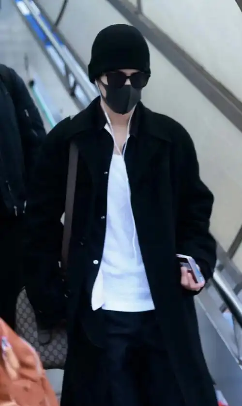 肖战北京机场图##马赛机场偶遇肖战