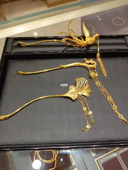 周大福柜姐  #店内实拍  #凤钗