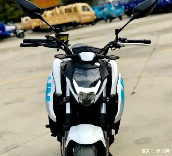 新手晋级,追350与春风400nk该如何选择?