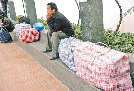 杭州的用工量同比锐减三成 急切写在农民工的脸上