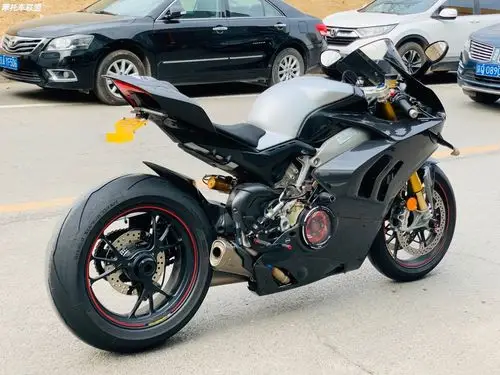 北京速度驿站正规大贸京b公户豹子号2019杜卡迪v4s