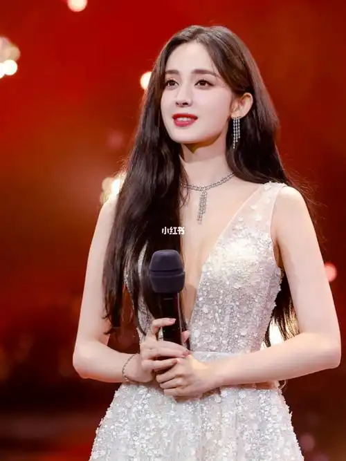 古力娜扎代言钻石世家