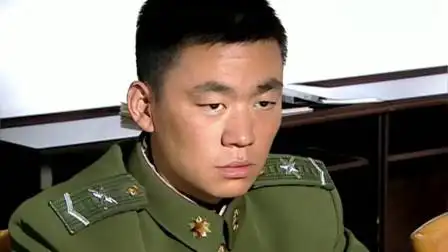 士兵突击:许三多走上步兵巅峰,但面对这个男人,却什么都不敢炫耀!