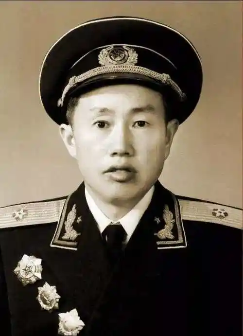 1952年评定的海军准军级以上人员在55年授衔时的军衔与任职