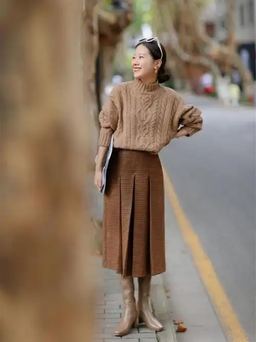 中年女人请注意:不懂"棕色"别乱碰!学会这4个搭配思路才高级