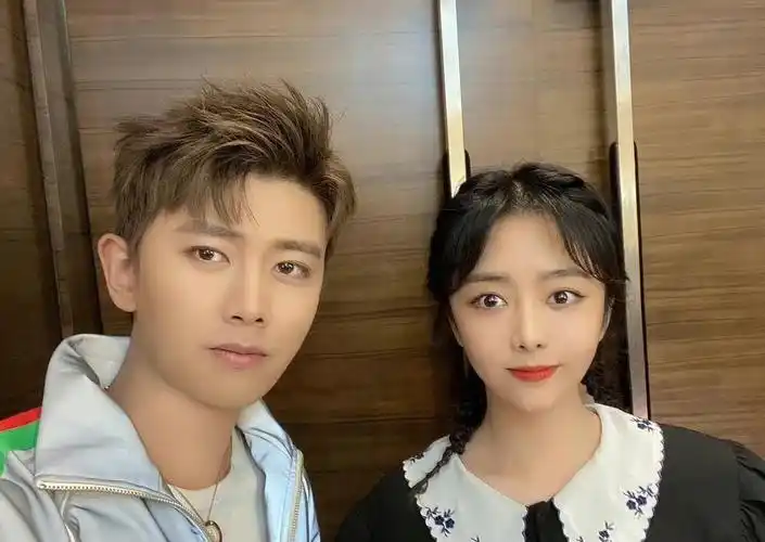 任嘉伦谭松韵锦衣之下