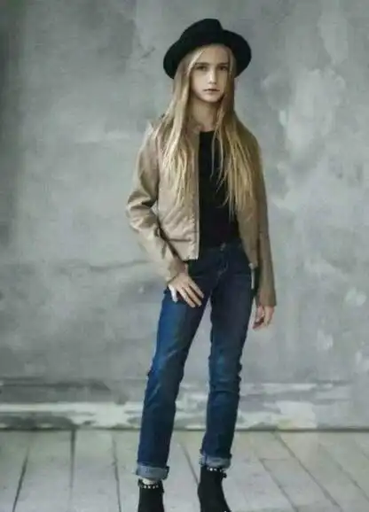 世界最美童模俄罗斯martakrylova12岁的她颜值逆天