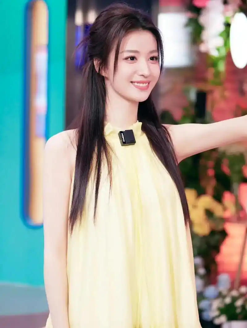 「王楚然真是仙女」,每次看到她的微笑,心中就像绽放了一朵花,让人