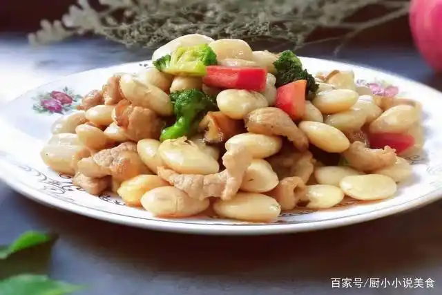 才知道白芸豆可以这样吃,咸香软糯,年夜饭用来做下酒菜可好